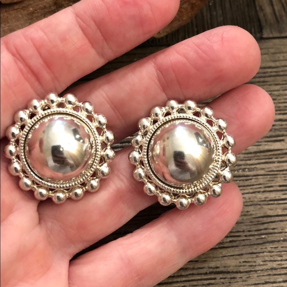 Premier Design Round Circle Button Clip Earrings - Picture 11 of 14